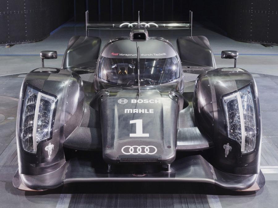  Audi R18 TDI 2011 года  (фото 64 из 77)